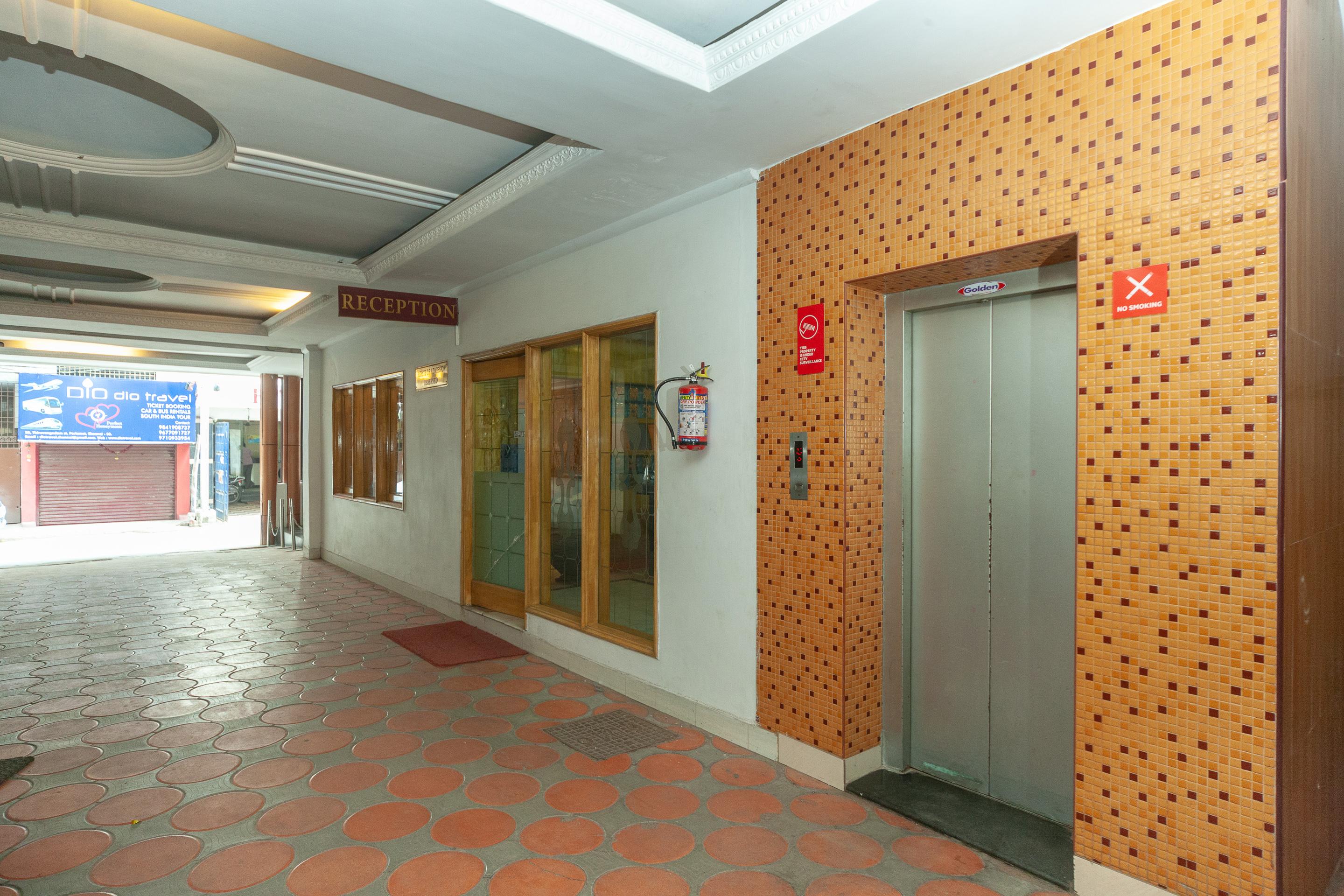 Fabexpress Marigold I Hotell New Delhi Exteriör bild