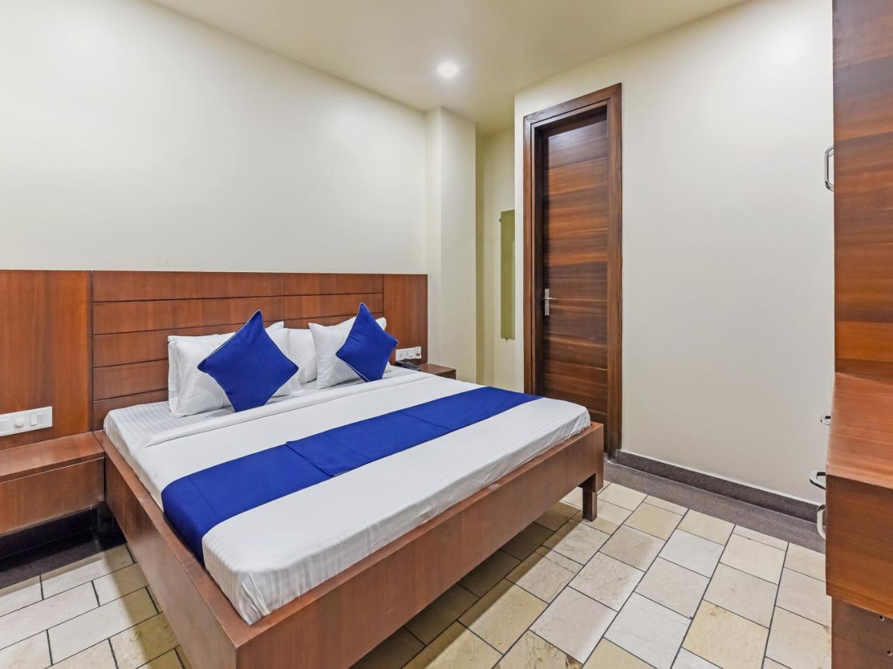 Fabexpress Marigold I Hotell New Delhi Exteriör bild