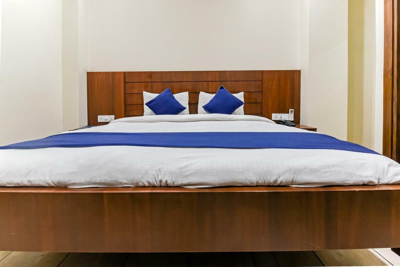 Fabexpress Marigold I Hotell New Delhi Exteriör bild