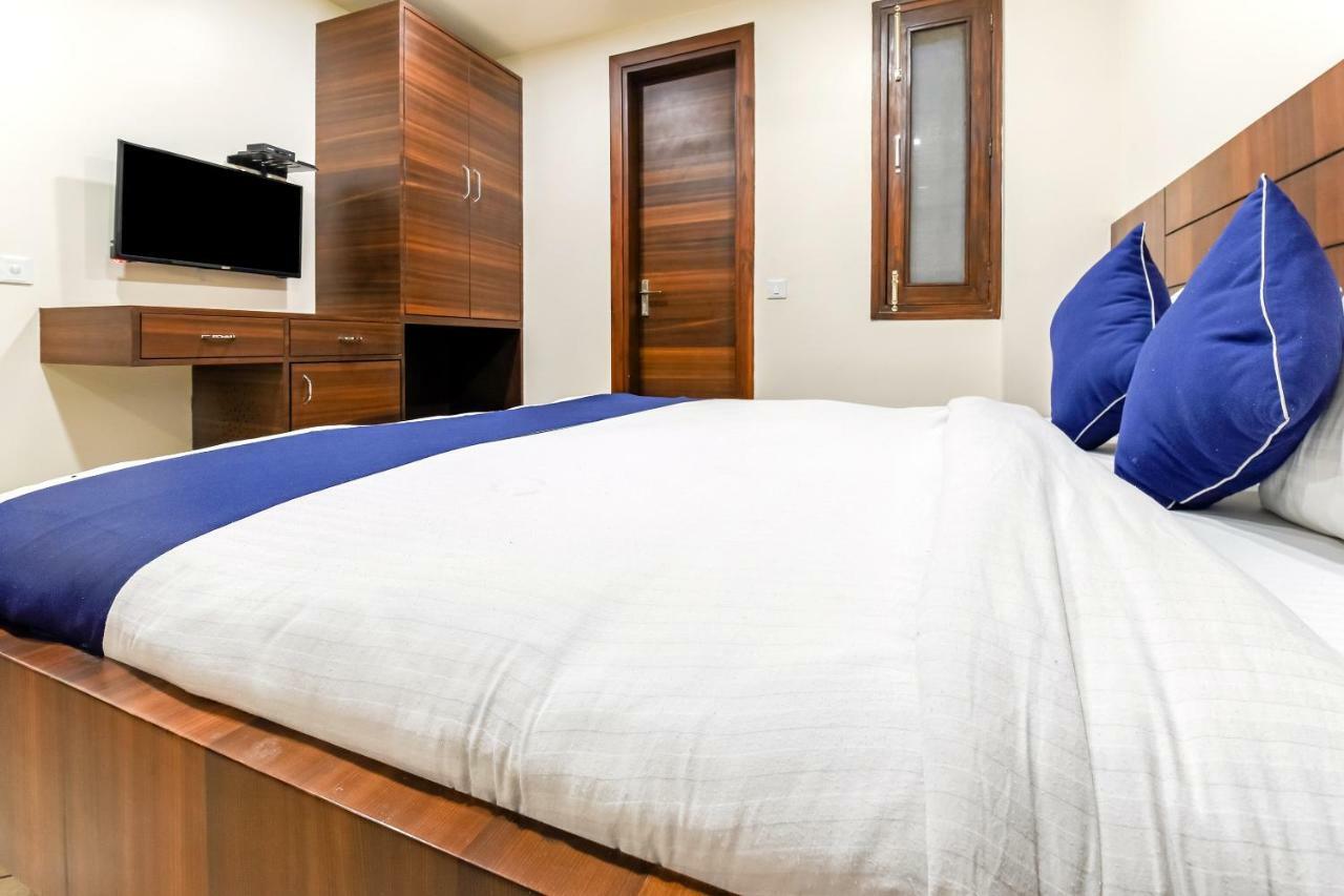 Fabexpress Marigold I Hotell New Delhi Exteriör bild