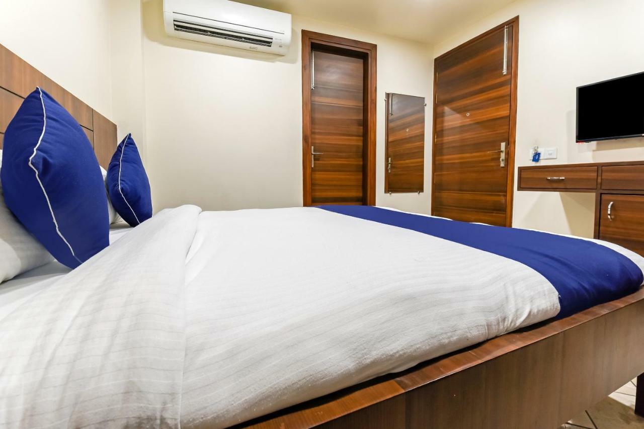 Fabexpress Marigold I Hotell New Delhi Exteriör bild
